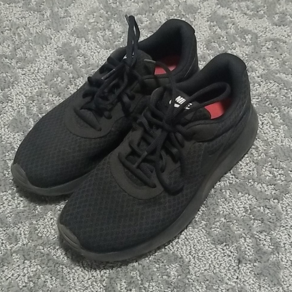 All Black Nike